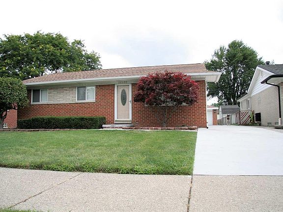 4th image of 22309 Avon St