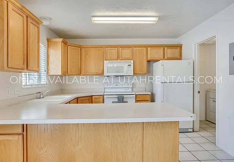 1343 S 1370 E — Photo 5