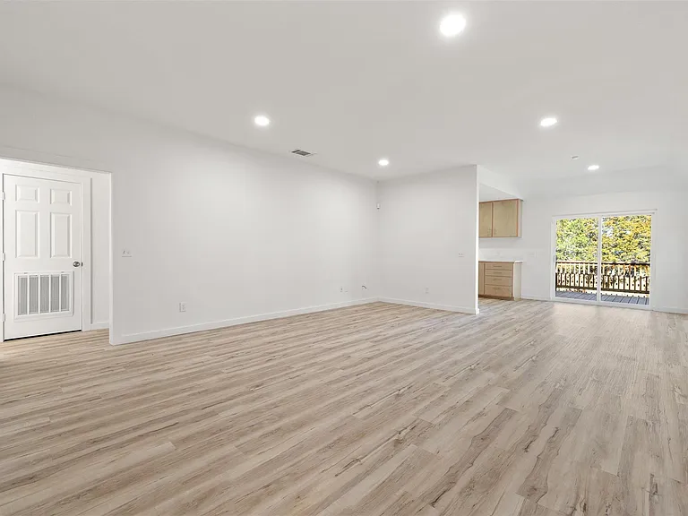 85 Ridgewood Cir — Photo 3