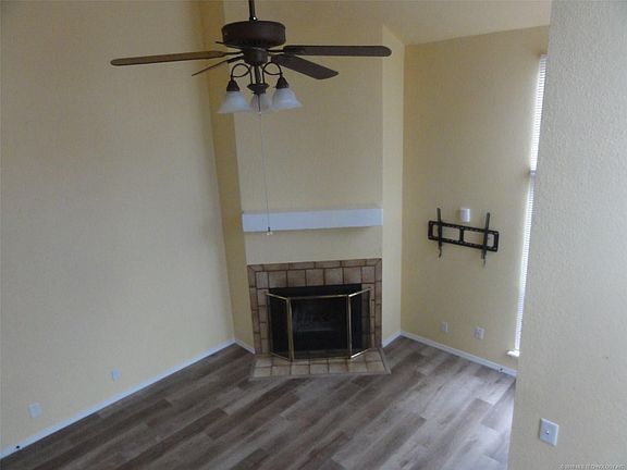 4th image of 6737 S Peoria Ave APT B202