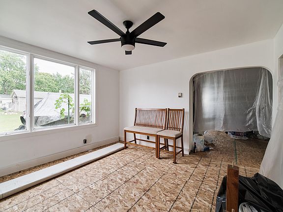 4th image of 129 3rd St