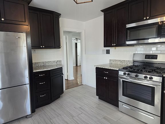 5th image of 651 Simmons Ave