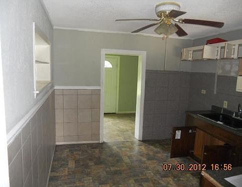 4th image of 333 Meadowlane Cir