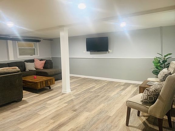 5th image of 5430 N Lynch Ave