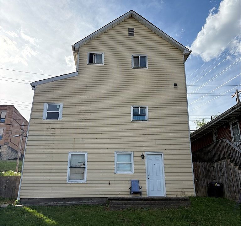 2nd image of 3426 Monroe St