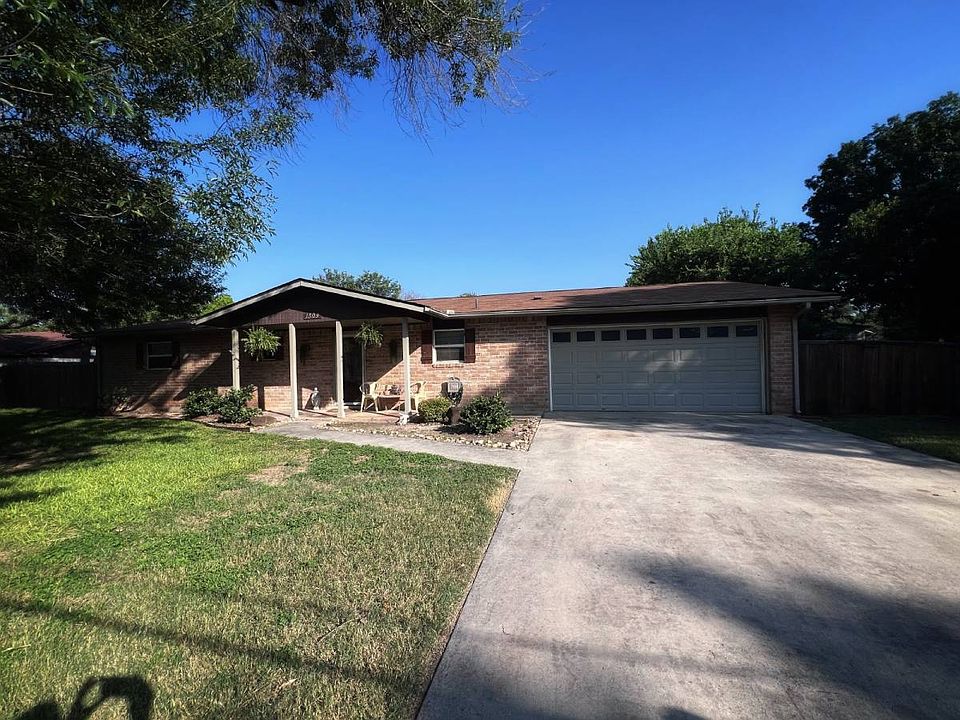 1st image of 1309 Azalea Ln