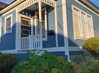 209 19th St, Pacific Grove, CA 93950