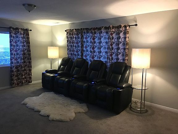 4th image of 585 E Marialana Way