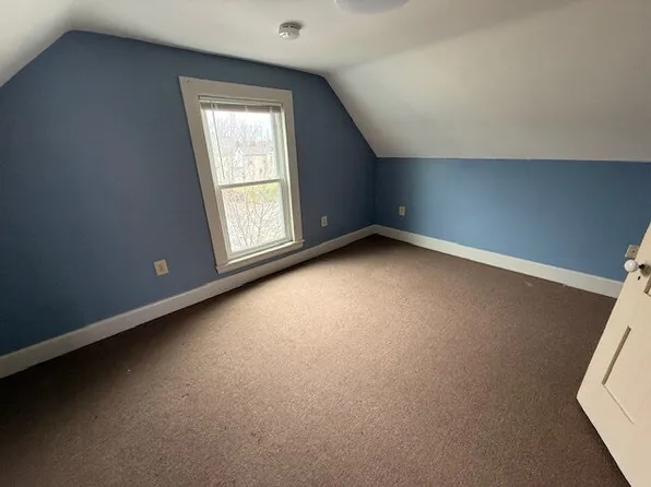 15 Seavey St, Westbrook, ME 04092