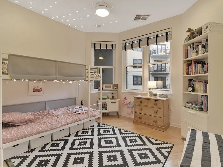 1300 Grand St #417 — Photo 23