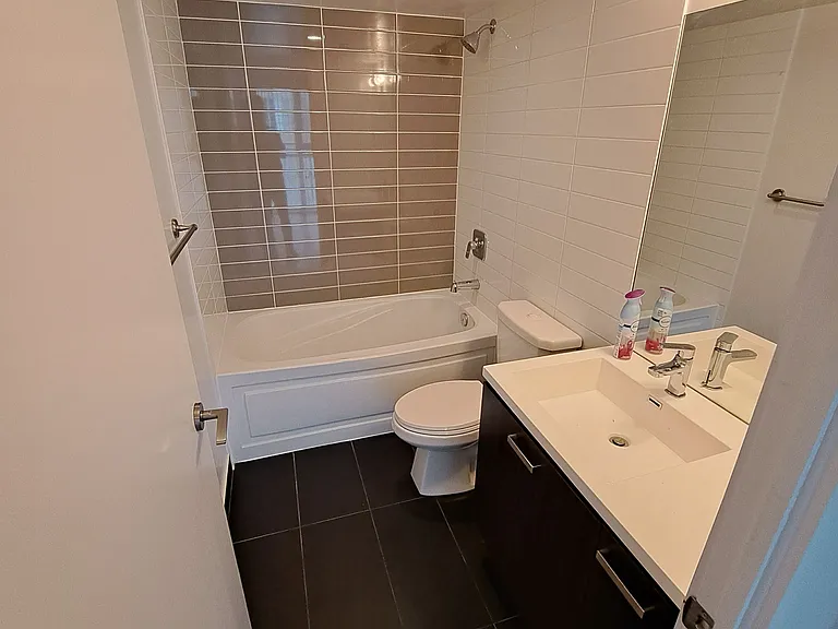 125 Redpath Ave #608 — Photo 14
