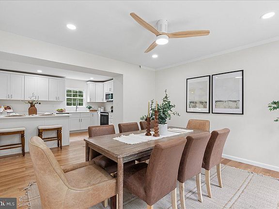 3rd image of 30 Reids Ln