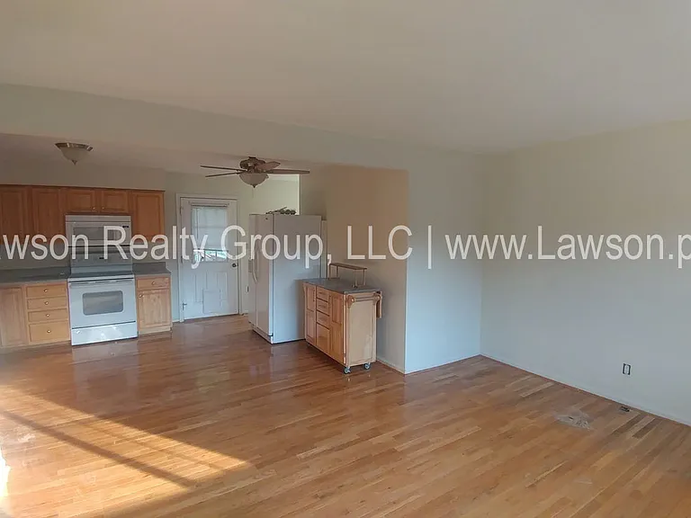 5405 Starkey Rd — Photo 4