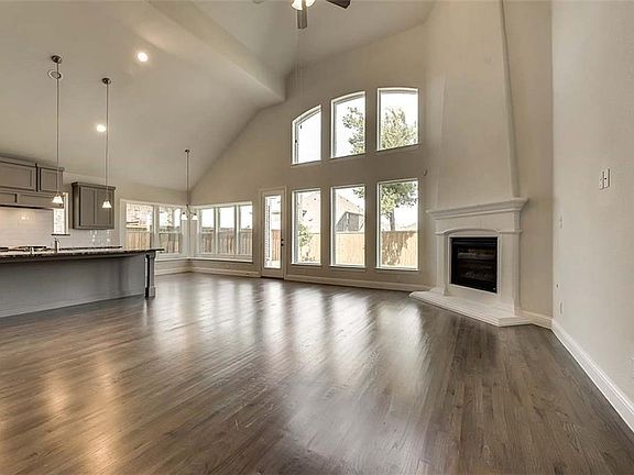 2nd image of 3100 Orleans Dr