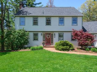12 Newton Pl, Sturbridge, MA 01566