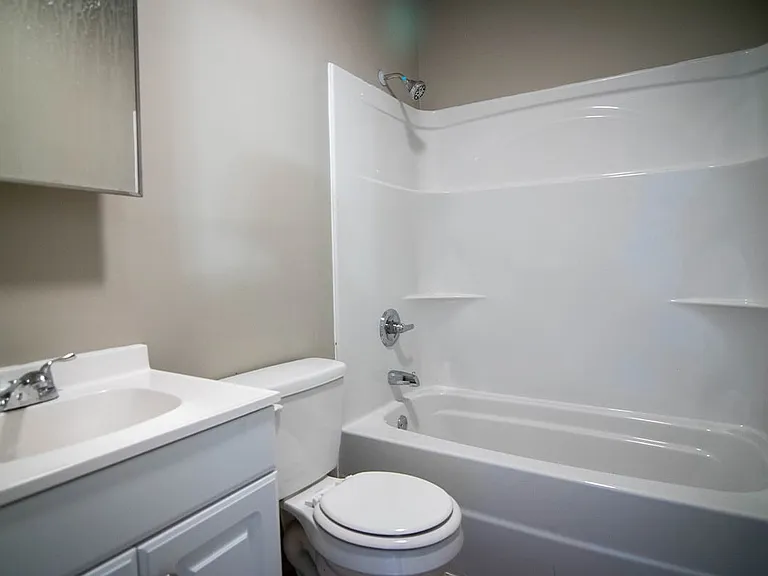 Oakley Apartments — Photo 10