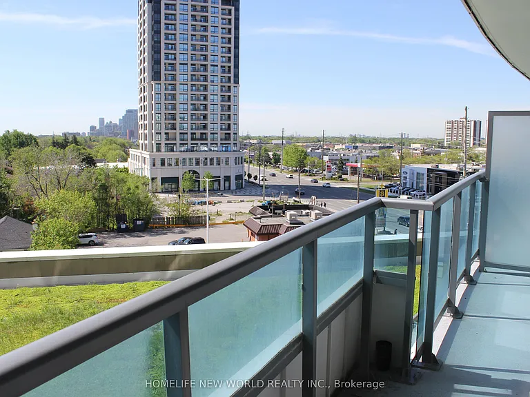7161 Yonge St #429 — Photo 24