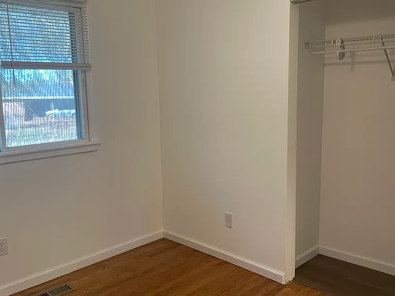 4006 Eastwood Dr — Photo 8