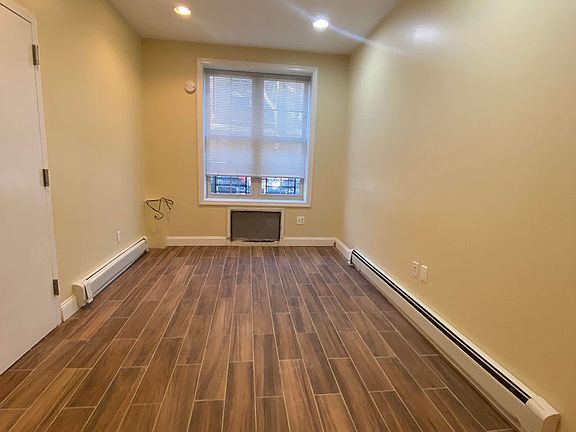 4th image of 30-83 32nd St #Ad