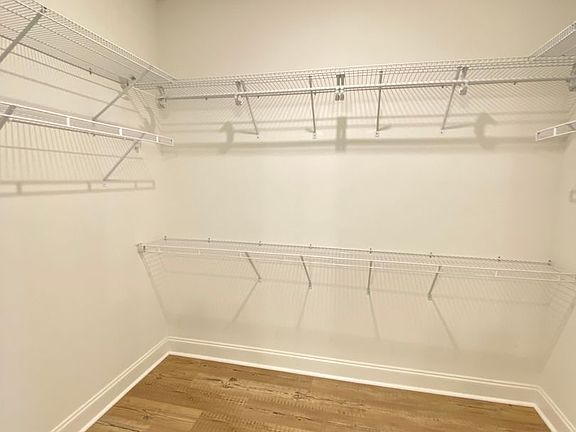 2nd image of 586 Grey Oak Cir
