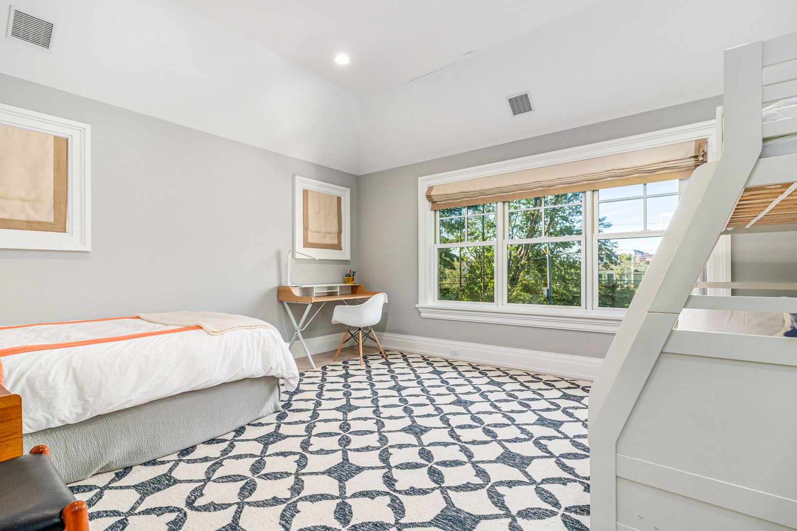  Guest Bedroom on 2nd Floor
