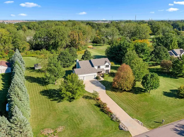 1209 Oak Leaf Ln, Washington, IL 61571