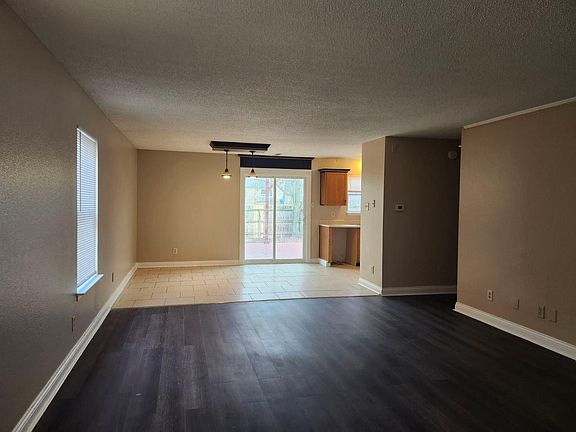 4th image of 2914 Redland Ln