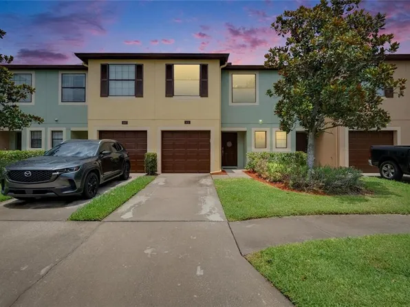 2435 Edgewater Falls Dr, Brandon, FL 33511