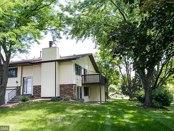 5th image of 908 Heritage Ct W