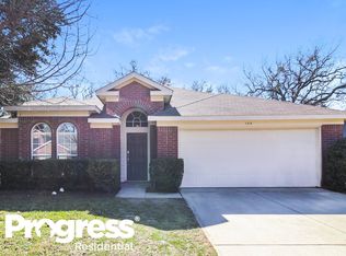 104 Silktree Ct, Lake Dallas, TX 75065