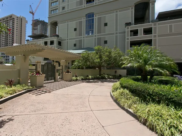 421 Olohana St APT 904, Honolulu, HI 96815