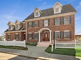 875 Wilmette Ter, Lake Zurich, IL 60047