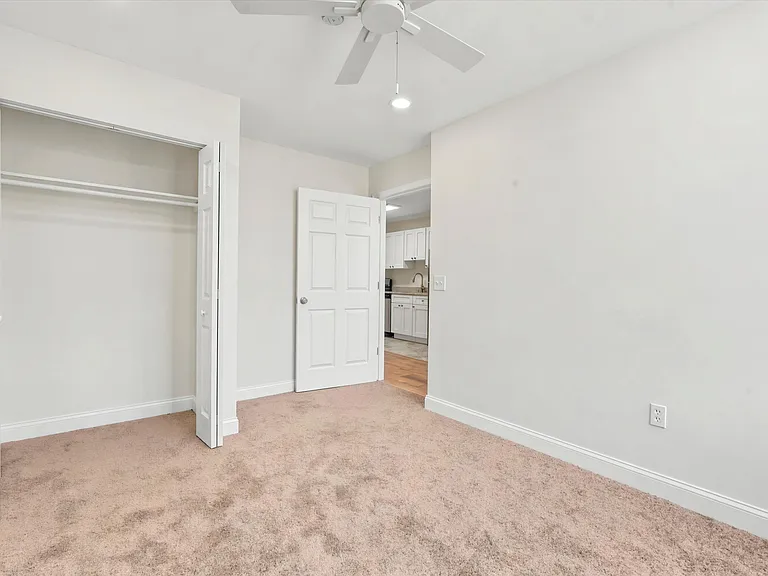 Chandler Apartments — Photo 4