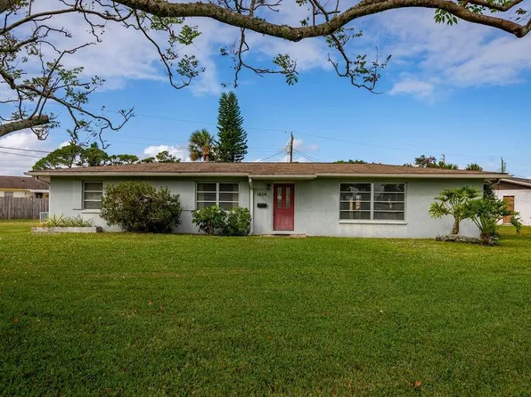 1860 Date Palm Dr, Edgewater, FL 32141