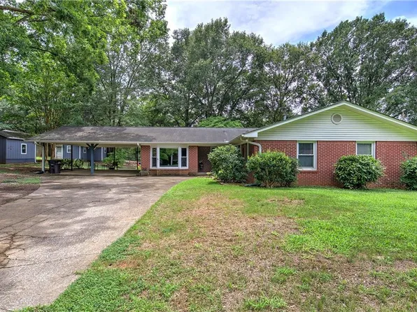 16 Jones Mill Pl, Cartersville, GA 30120