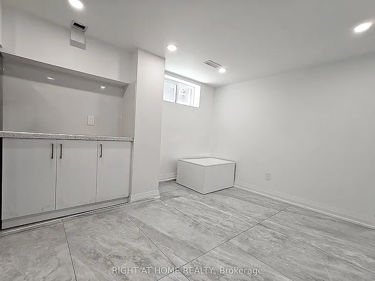92 Cadillac Ave S #BASEMENT — Photo 8