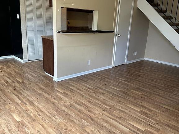 2nd image of 3327 Lupine Dr