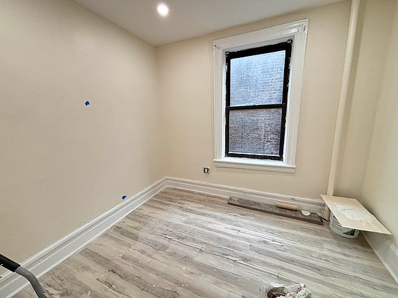 4th image of 558 W 181st St APT G
