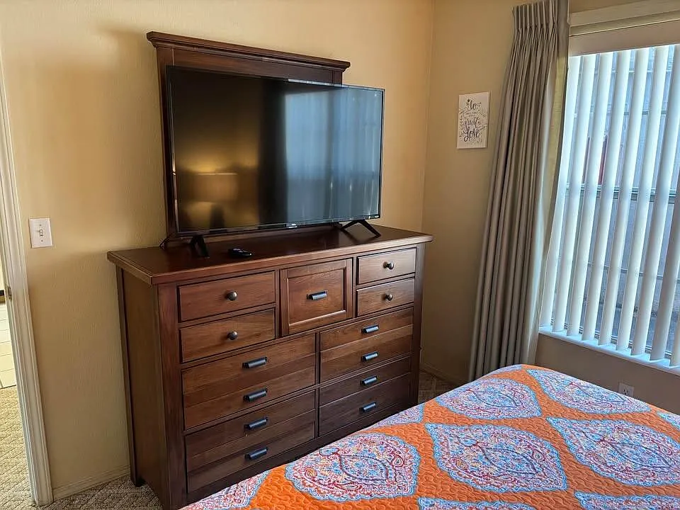 1 bed, 1.0 bath, 696 sqft, $1,175 — Photo 3