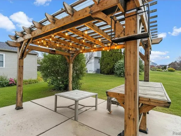 10140 Fieldway Trl, Holly, MI 48442