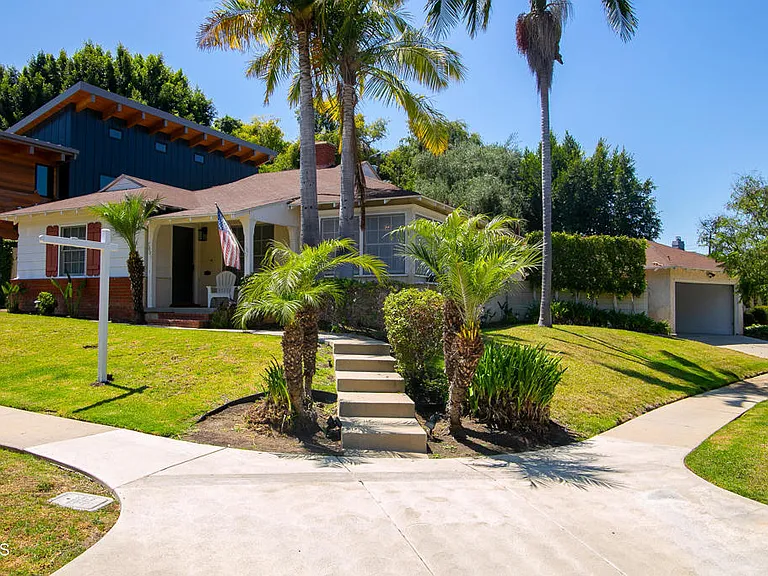 7601 Flight Ave — Photo 2
