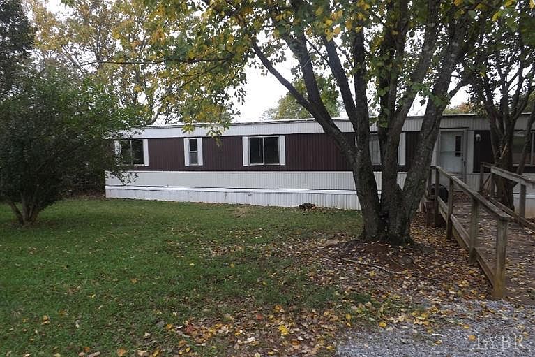 2nd image of 1472 Suburban Rd