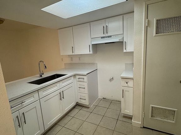 2nd image of 2542 Edwards Ave APT 7