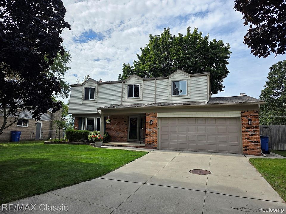 1st image of 29443 W Nottingham Cir