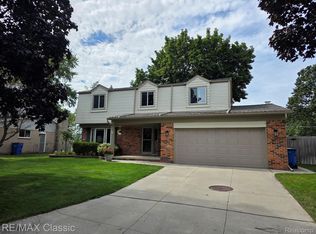 29443 W Nottingham Cir, Warren, MI 48092