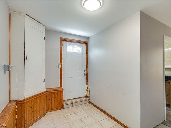 4th image of 2718 Northland St