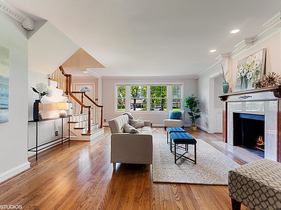 3rd image of 12212 S Oak Park Ave