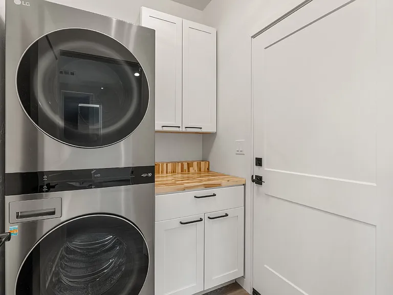 256 Rockfellow Pl — Photo 16