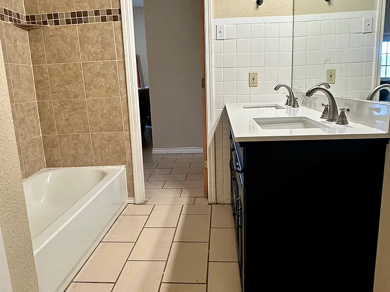 220 W Lipan Dr #11 — Photo 10