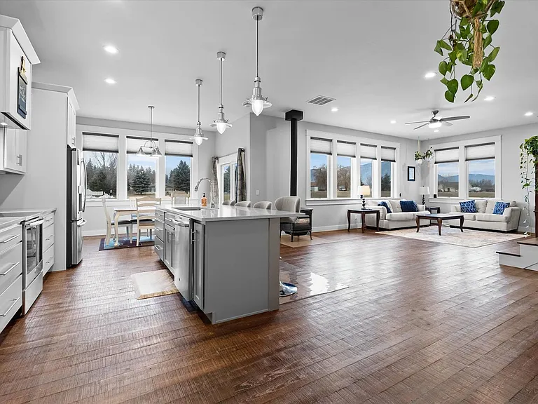 1015 Riparian Dr — Photo 13